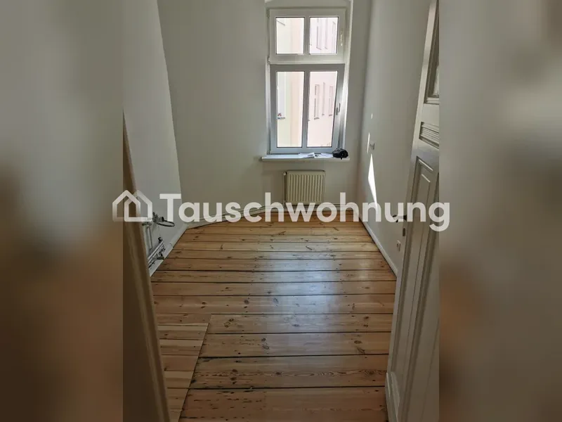 Tauschwohnung: Günstige und ruhige Altbauwohnung mit Balkon — photo 1